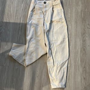 White high waisted jeans great for a meeting,night out or business.